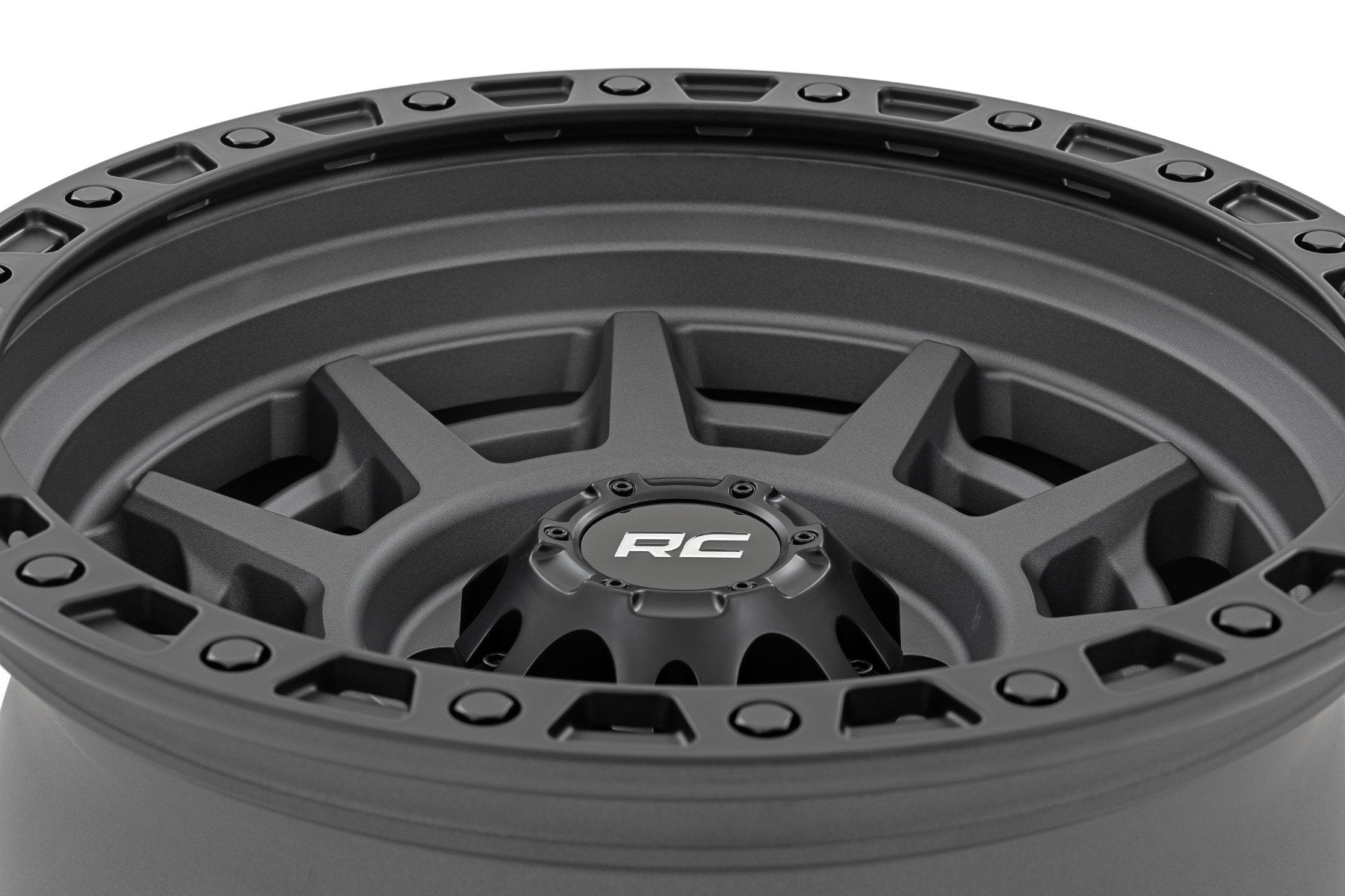 Rough Country 85 Series Wheel | Simulated Beadlock | Gunmetal Gray/Black | 17x9 | 8x6.5 | +0