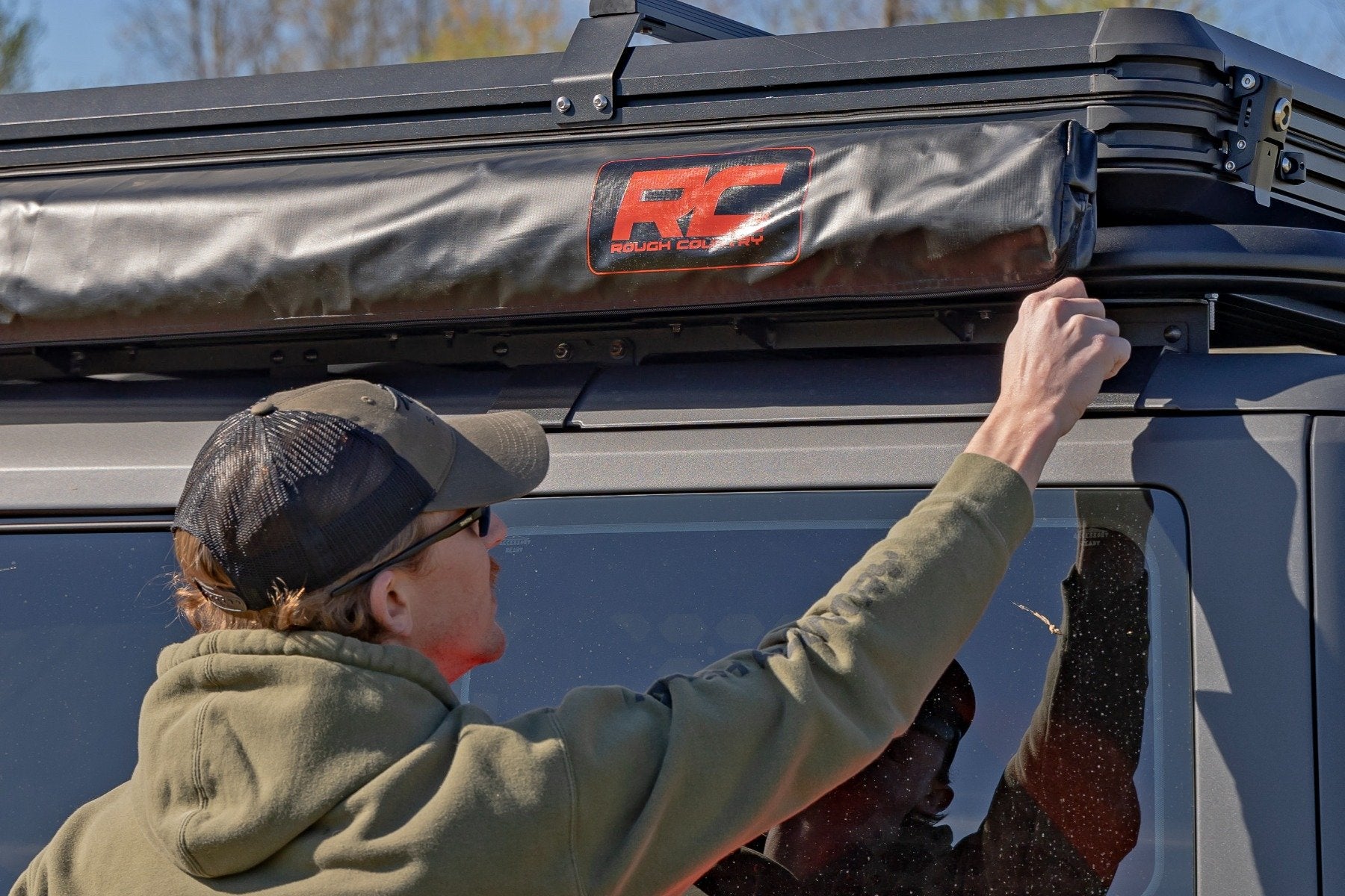 Retractable Roof Rack Awning | 6'6" x 9'8" (Fits Trucks & SUVs)