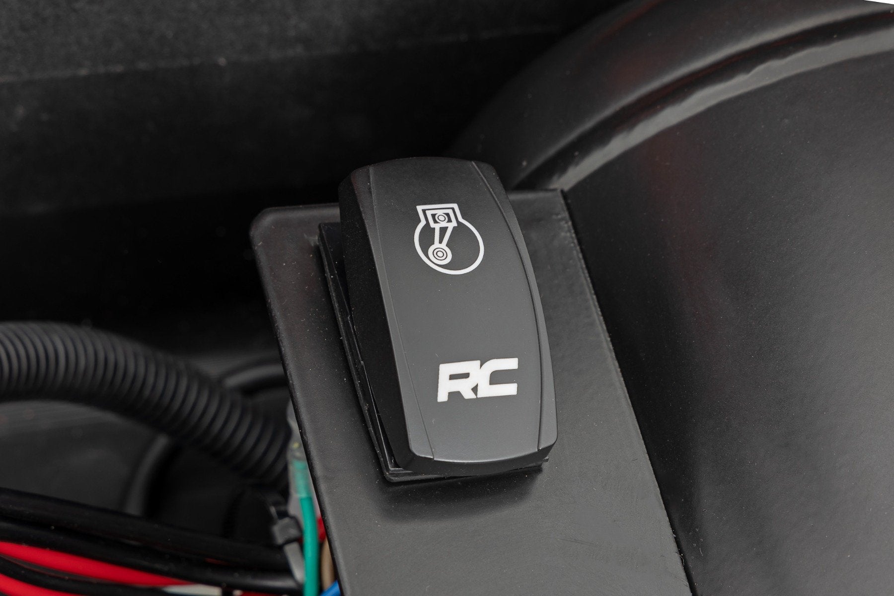 Portable Twin Motor Air Compressor w/Carry Case | 12 Volt | 150PSI | 6.16 CFM